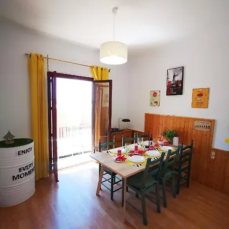 Ginger Apartment